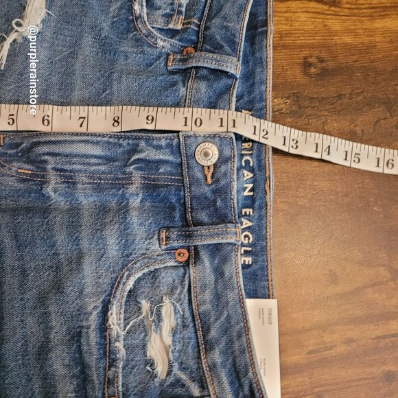 American Eagle Mom Shorts Size 4 Hi Rise Strigid Medium Light Wash NWT - Picture 10 of 13